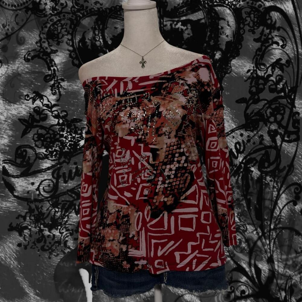 abstract tribal geometric graphic boho grunge whimsigoth red black and white top